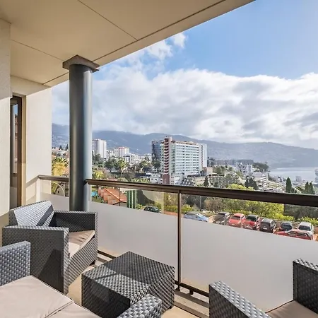 Sea View 1 Bedroom Апартаменты *