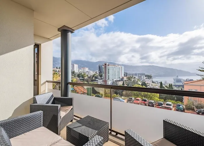 Sea View 1 Bedroom Апартаменты *