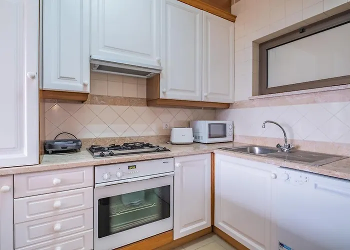 Sea View 1 Bedroom Фуншал